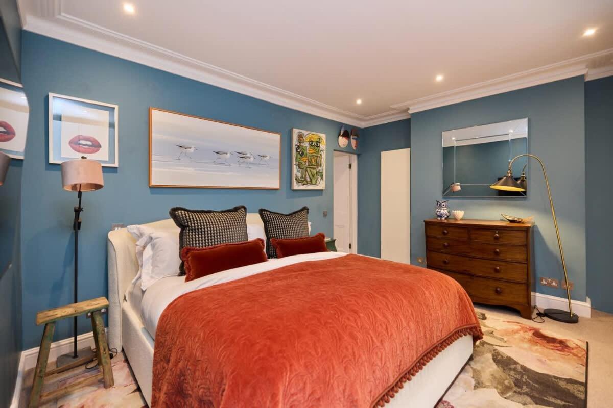 The Chelsea Gem - Charming 1bdr With Balcony * London