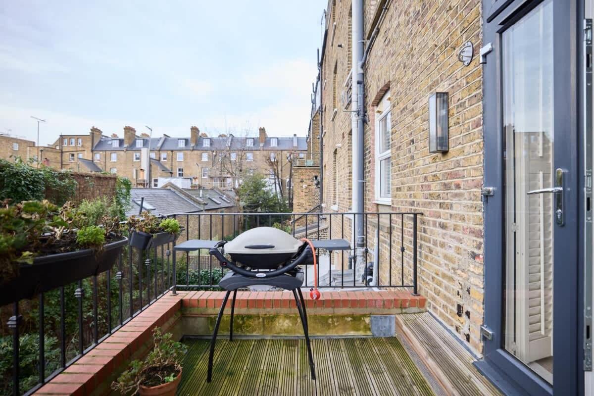 The Chelsea Gem - Charming 1bdr With Balcony *