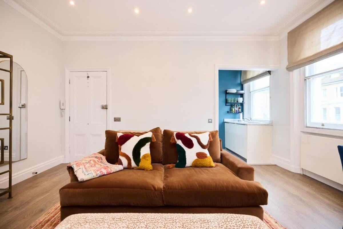 The Chelsea Gem - Charming 1bdr With Balcony Apartment