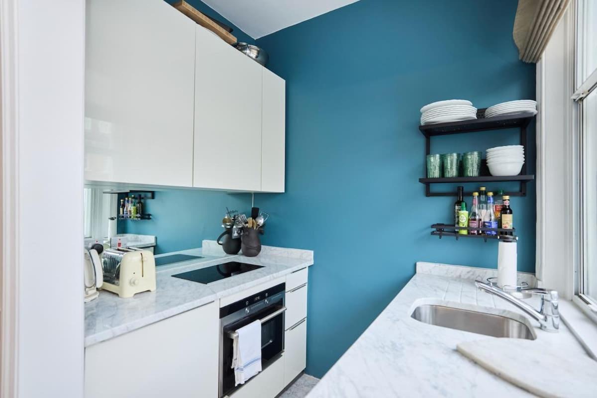 The Chelsea Gem - Charming 1bdr With Balcony Apartment London